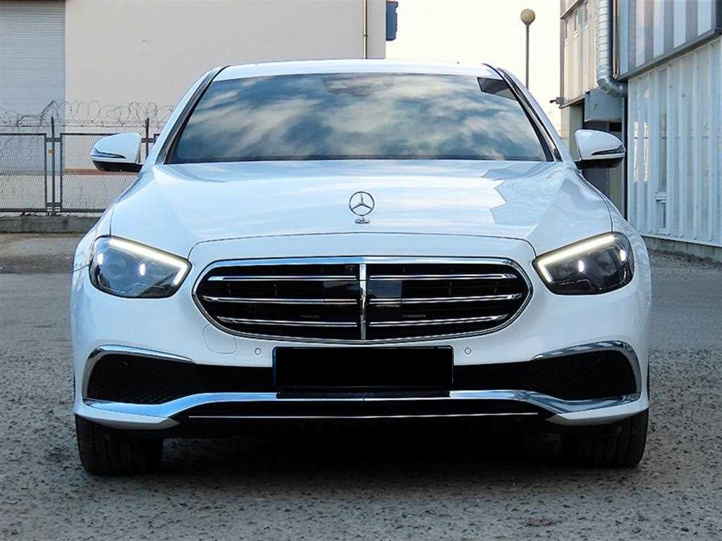Mercedes-Benz E-Class — photo 01
