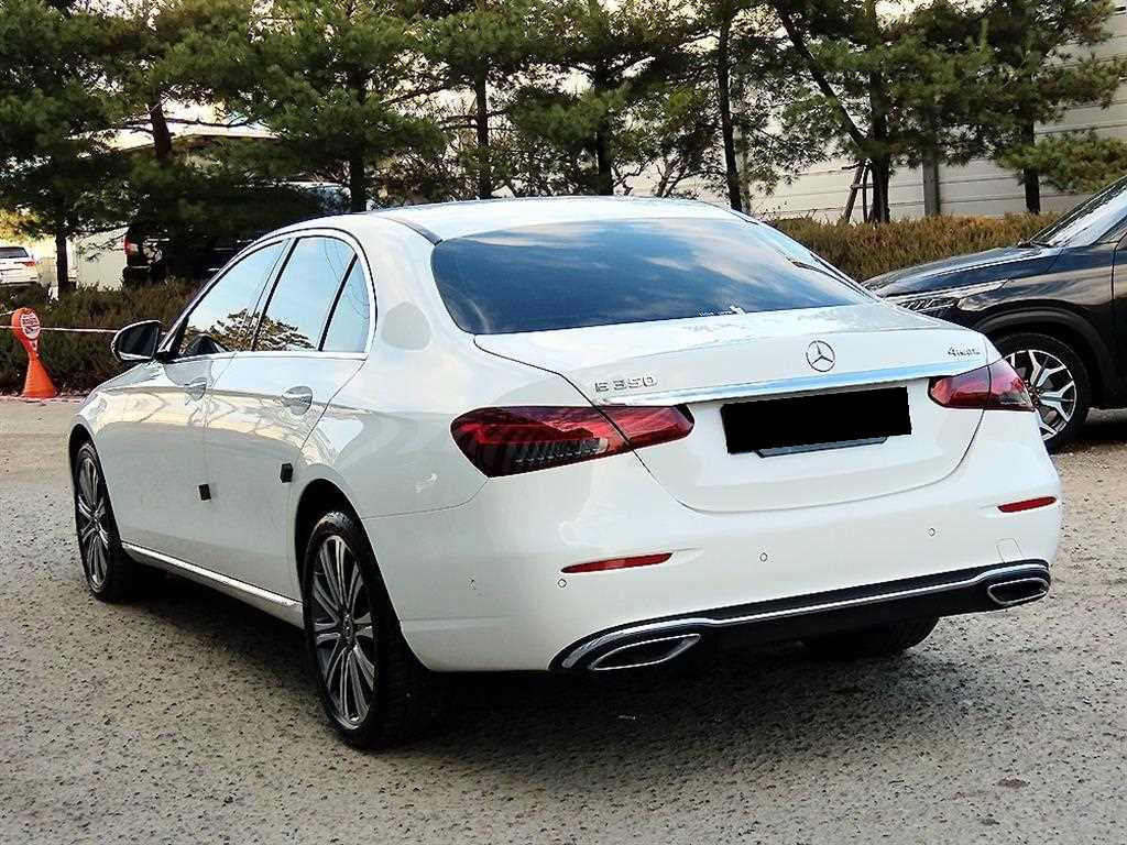 Mercedes-Benz E-Class — photo 03