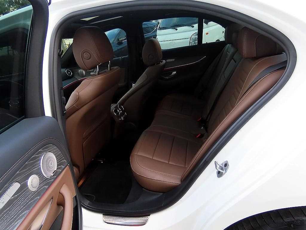 Mercedes-Benz E-Class — photo 06