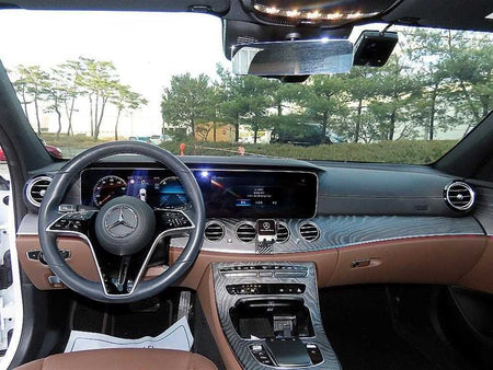 Mercedes-Benz E-Class — photo 07