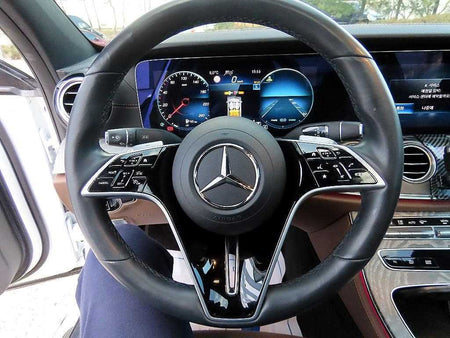 Mercedes-Benz E-Class — photo 08