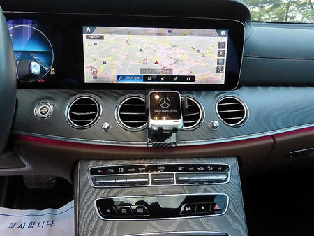 Mercedes-Benz E-Class — photo 13