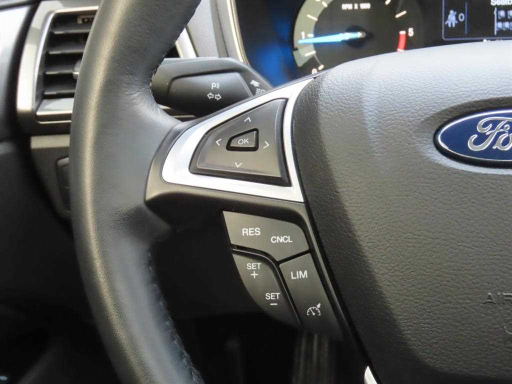 Ford Mondeo — photo 10