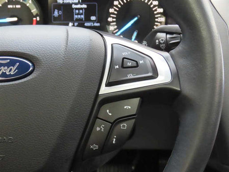 Ford Mondeo — photo 11