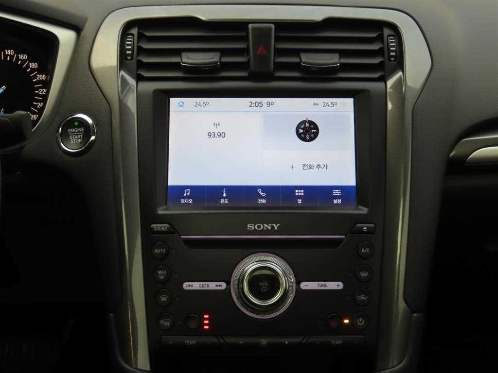 Ford Mondeo — photo 12