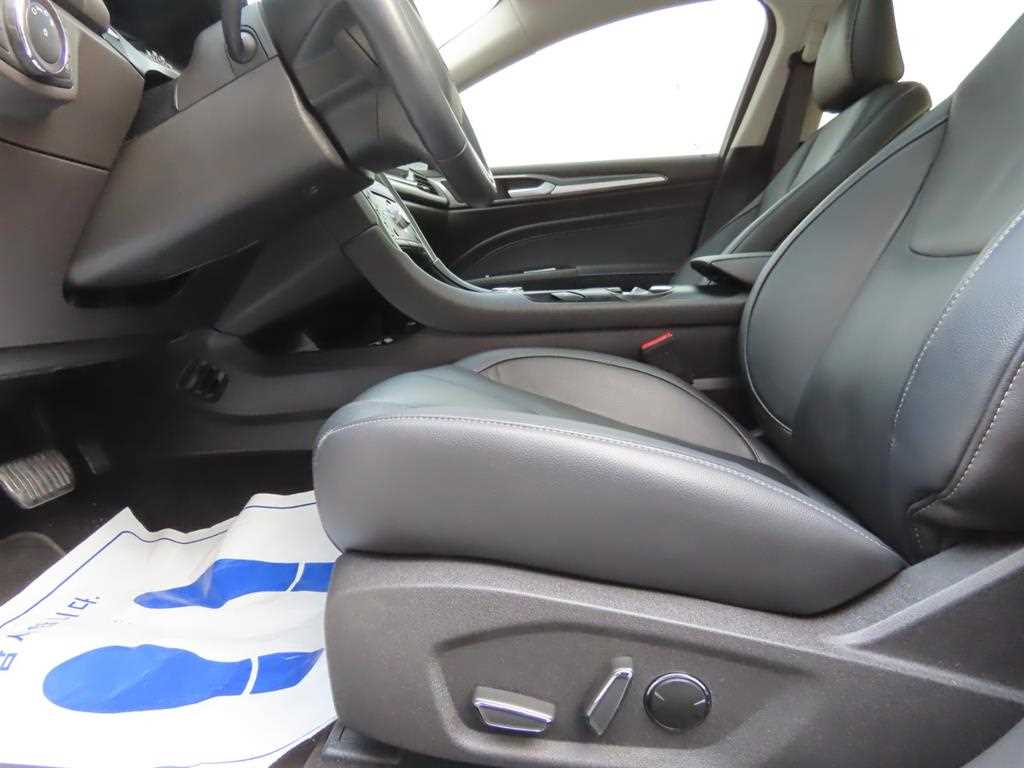 Ford Mondeo — photo 14