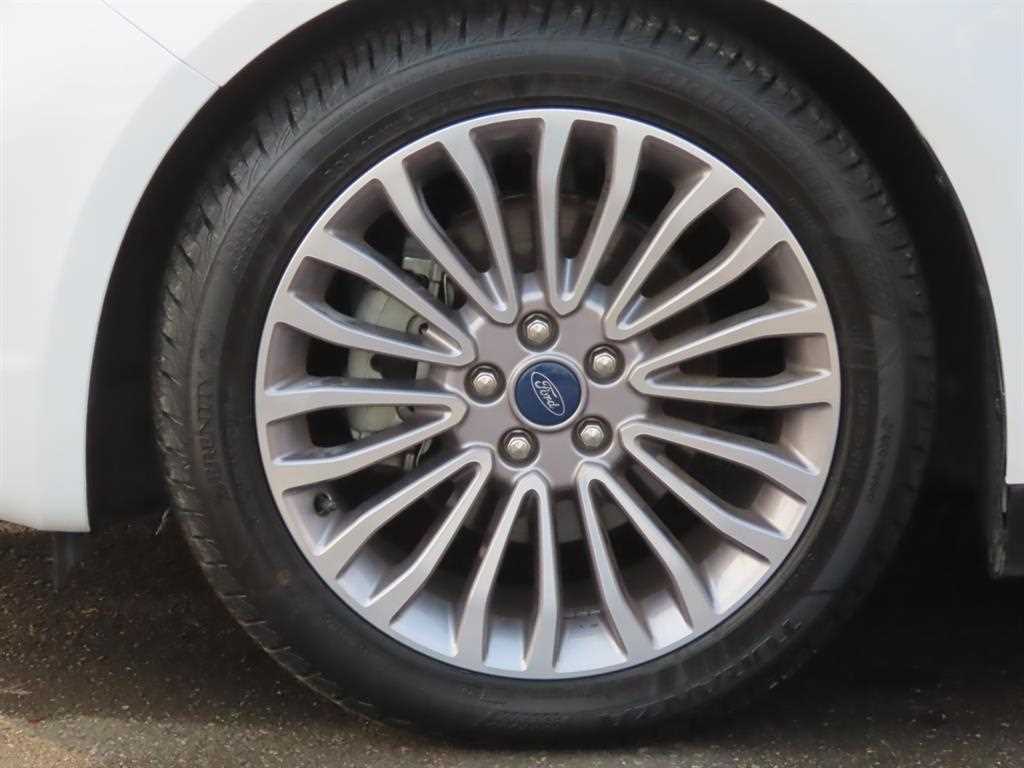 Ford Mondeo — photo 20