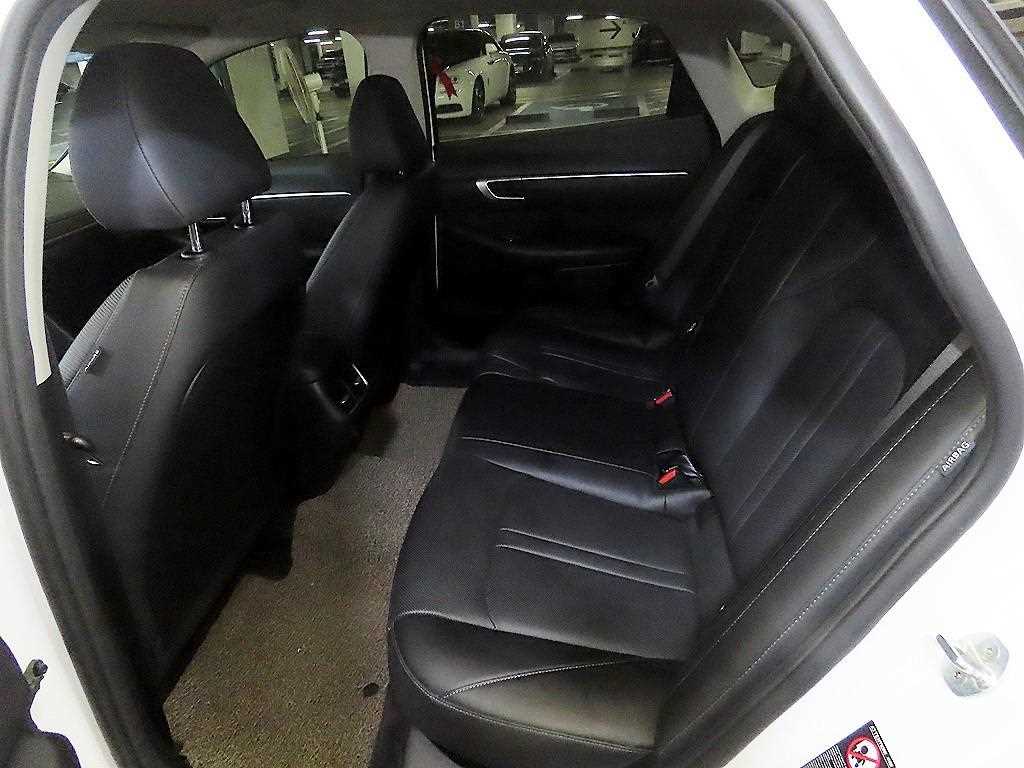 Hyundai Sonata — photo 07