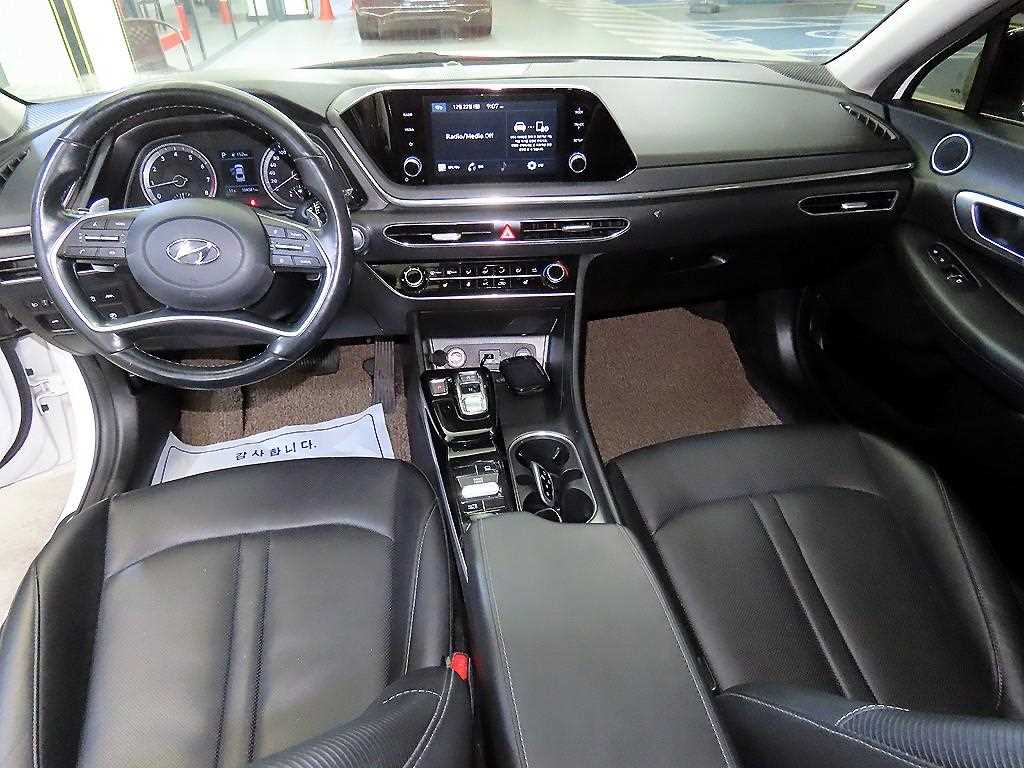 Hyundai Sonata — photo 10