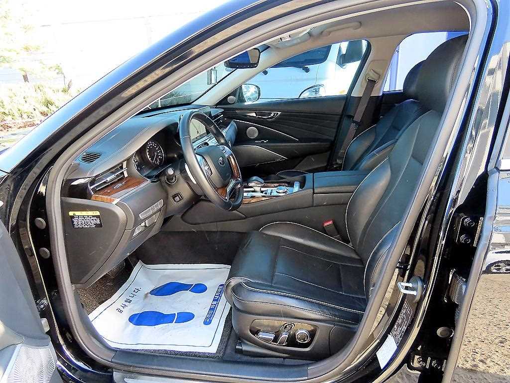 Kia K9 — photo 05