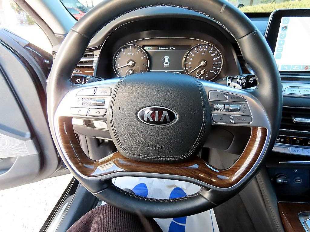 Kia K9 — photo 08