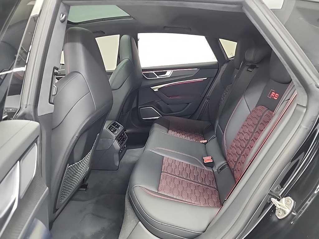 Audi RS7 — photo 12
