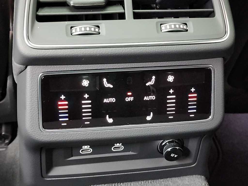 Audi RS7 — photo 13