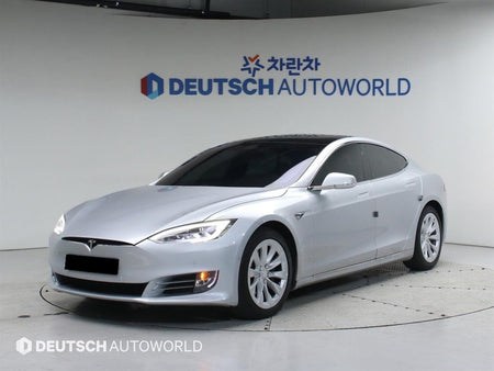 Tesla Model S — photo 01