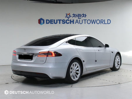Tesla Model S — photo 02