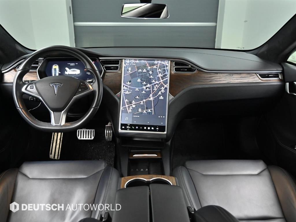Tesla Model S — photo 07