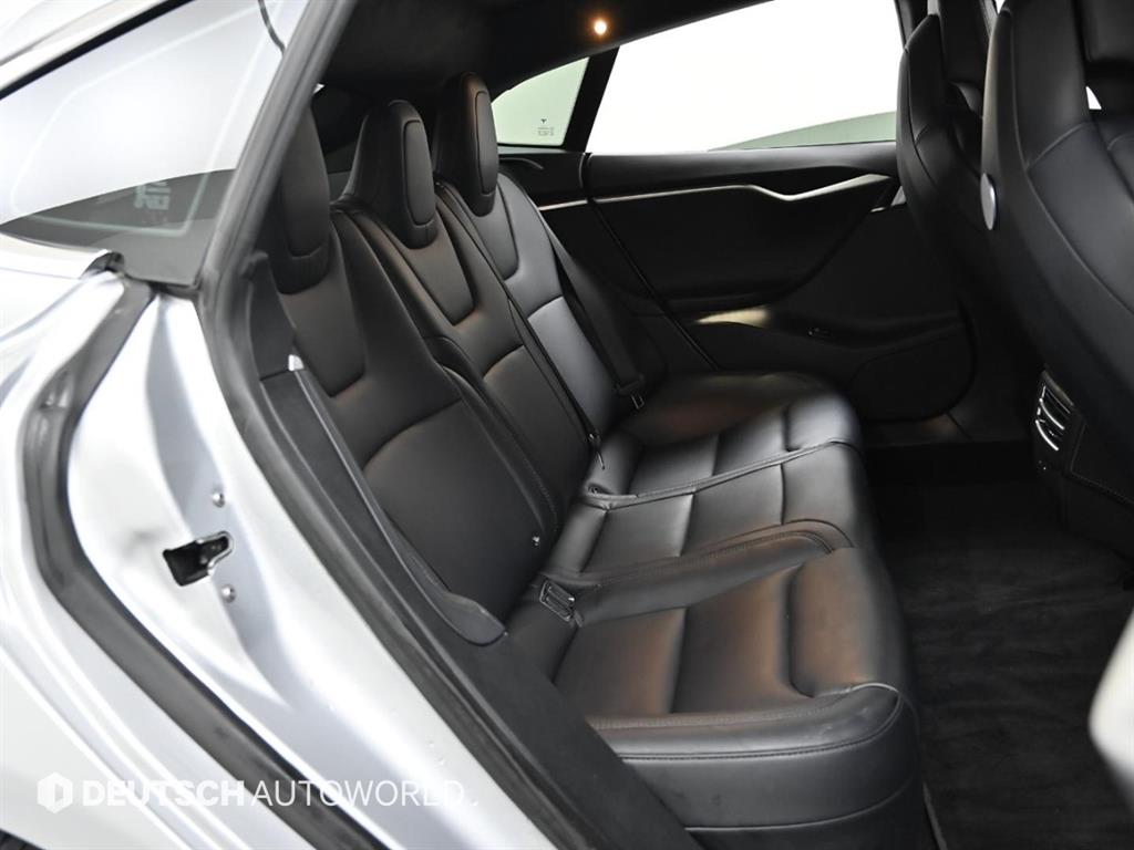 Tesla Model S — photo 12