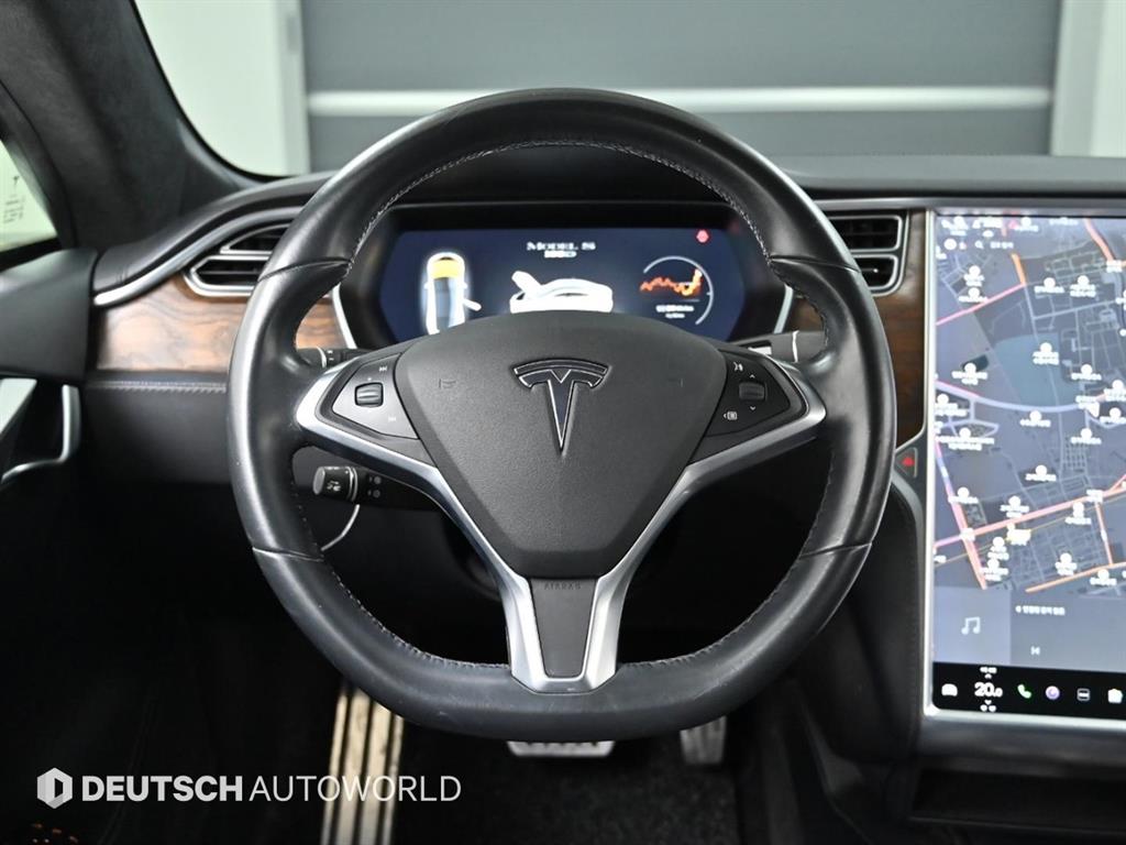 Tesla Model S — photo 13