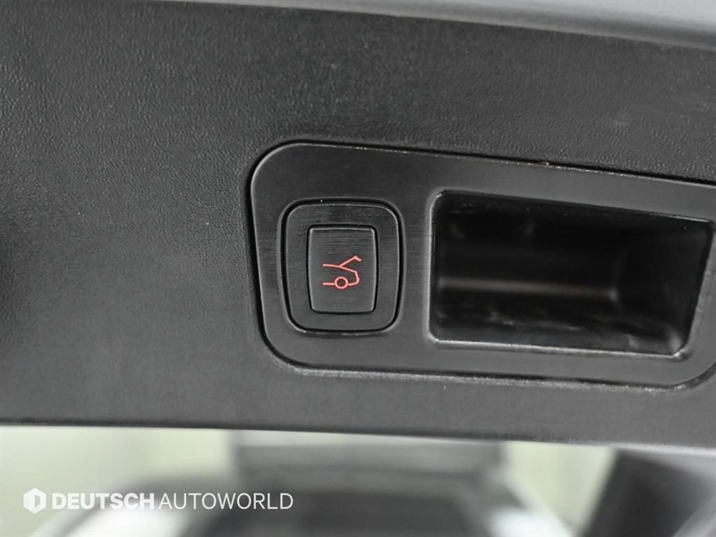 Tesla Model S — photo 20