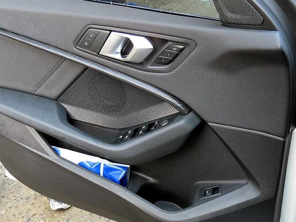 BMW 1-Series — photo 12