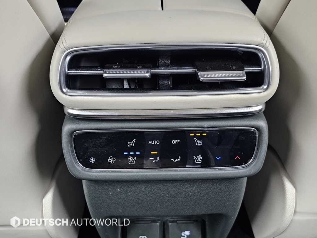Genesis GV80 — photo 16