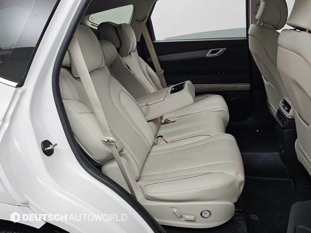 Genesis GV80 — photo 12