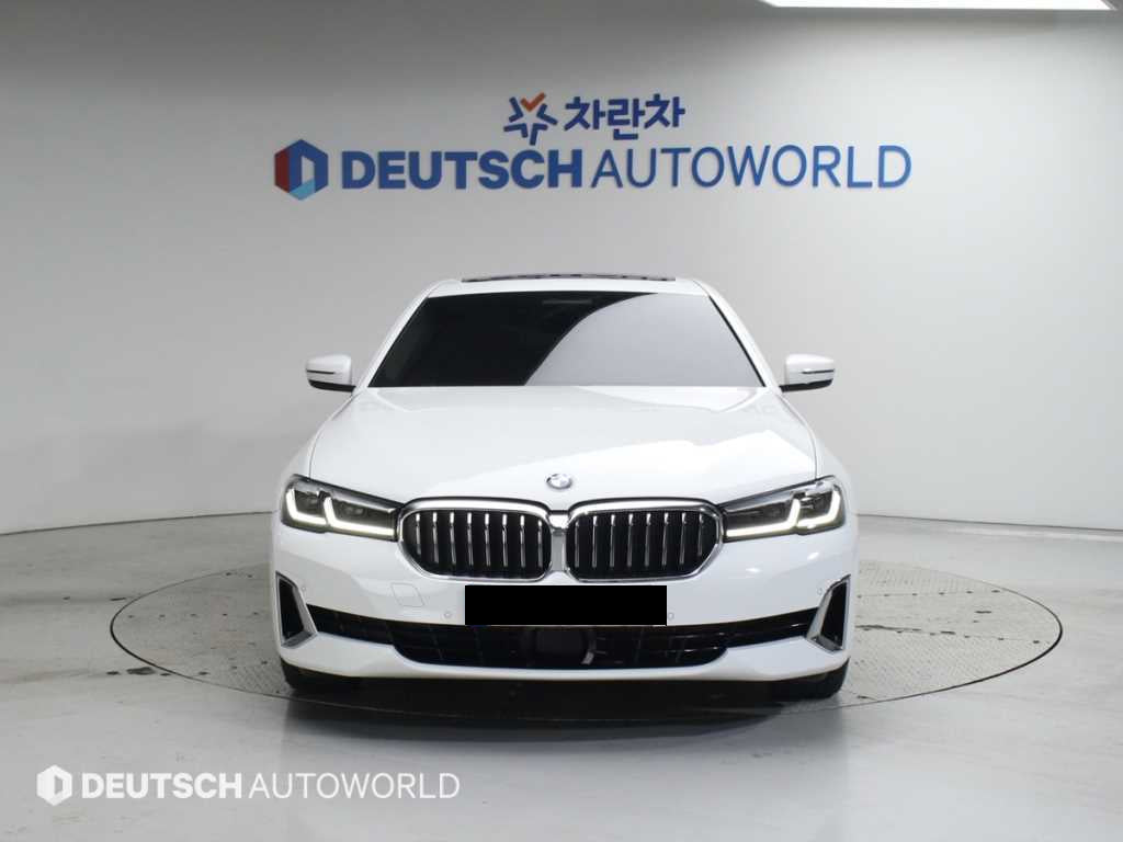 BMW 5-Series — photo 03