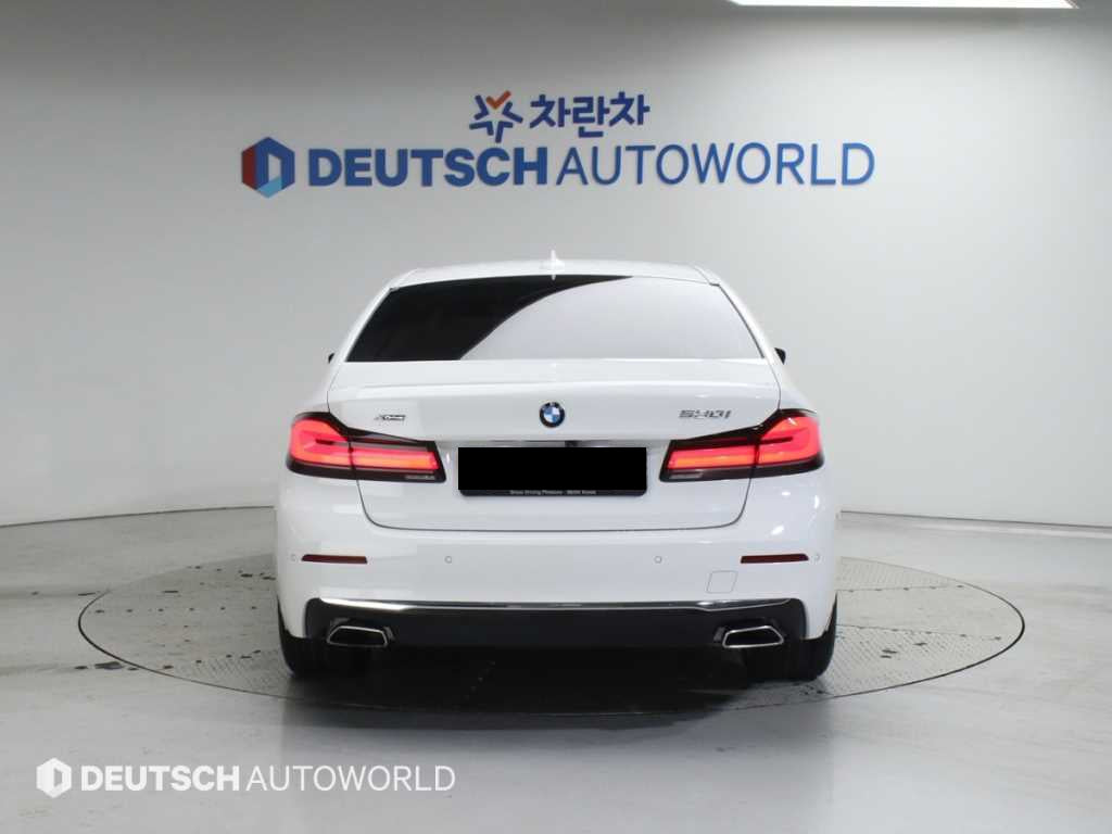 BMW 5-Series — photo 04