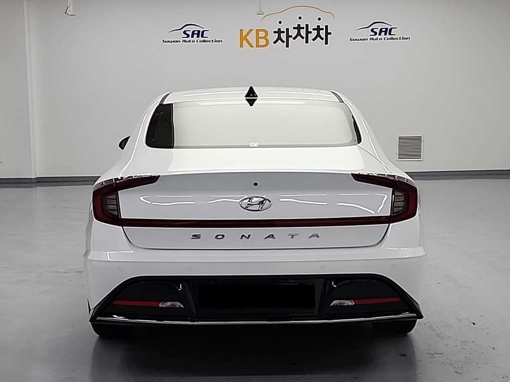 Hyundai Sonata — photo 03