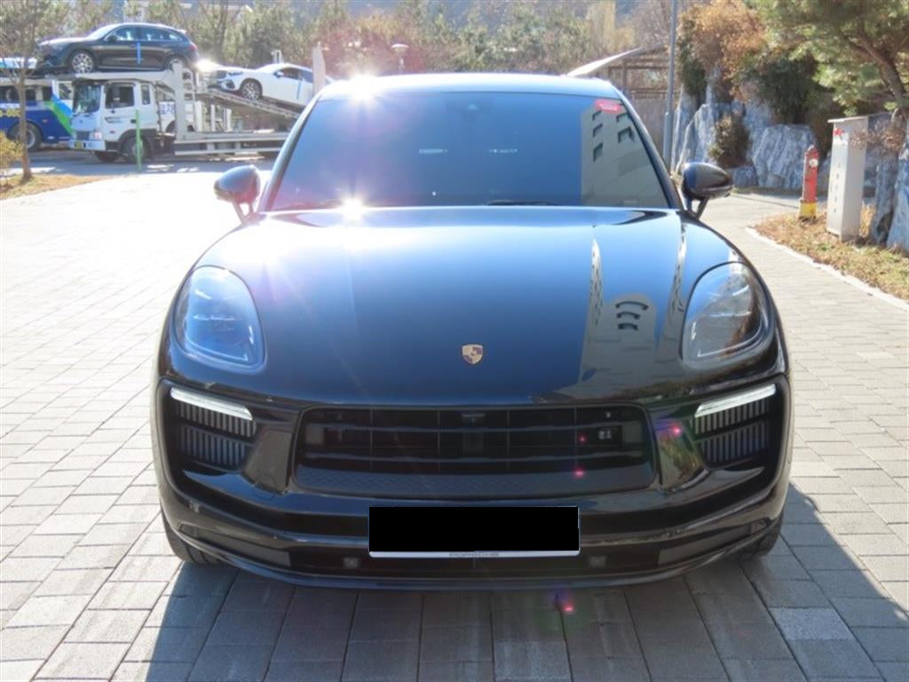 Porsche Macan — photo 01