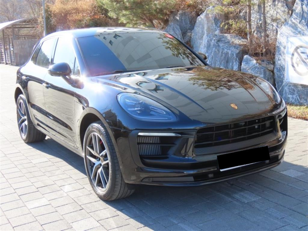Porsche Macan — photo 02