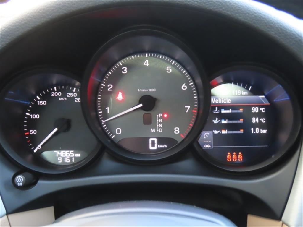 Porsche Macan — photo 05