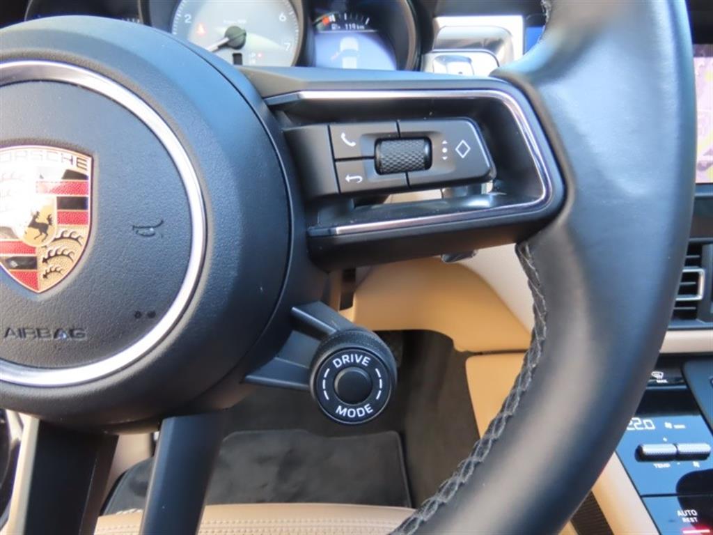 Porsche Macan — photo 11
