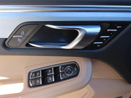 Porsche Macan — photo 12