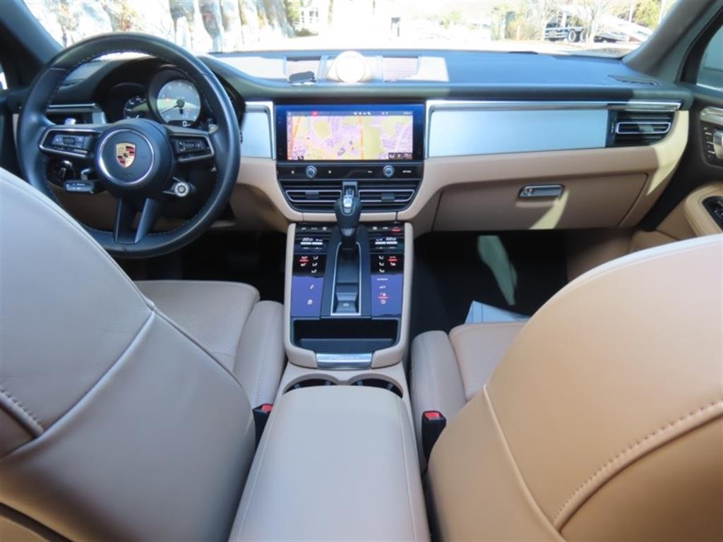 Porsche Macan — photo 15