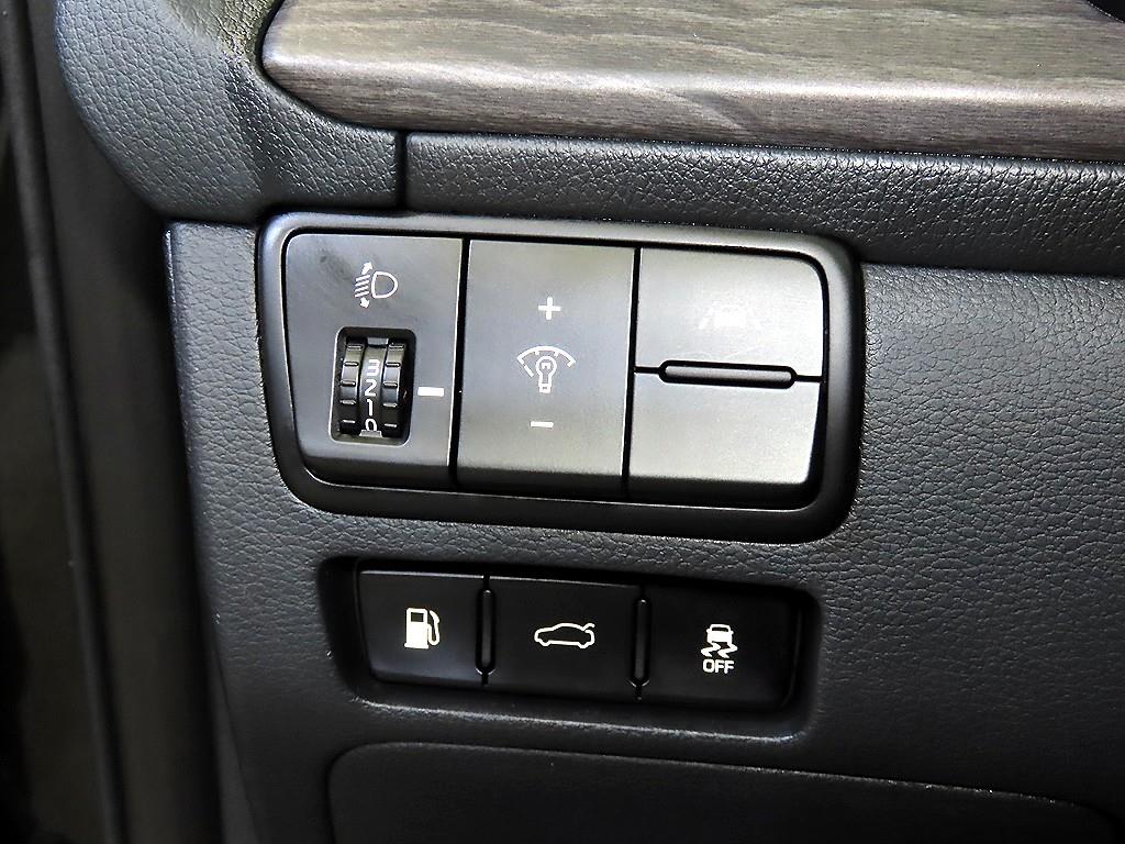 Kia K7 — photo 14