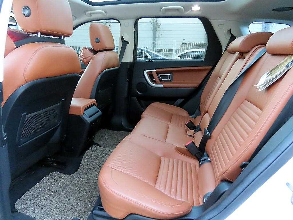 Land Rover Discovery Sport — photo 06