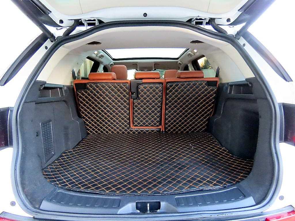 Land Rover Discovery Sport — photo 17