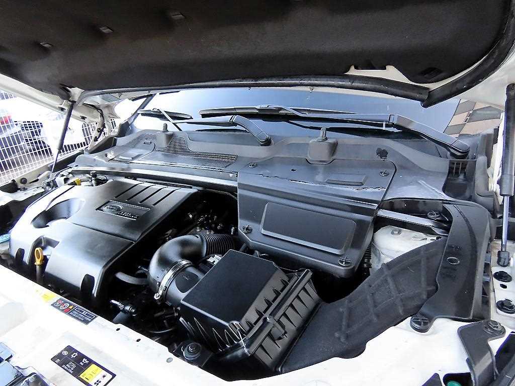 Land Rover Discovery Sport — photo 19