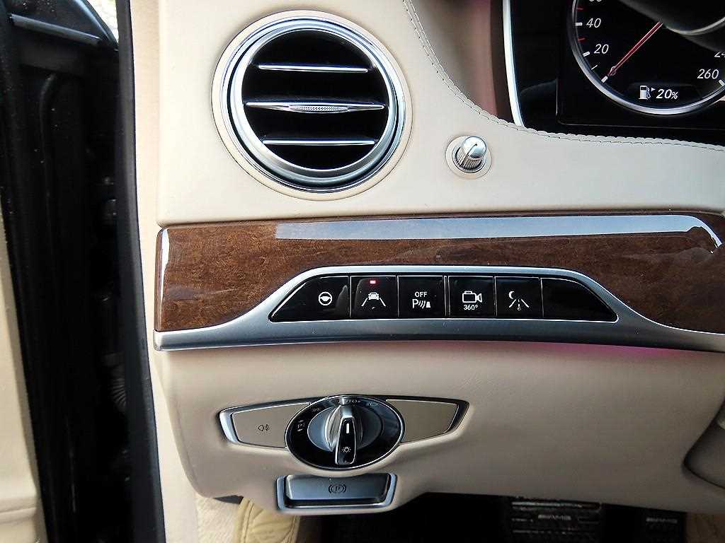 Mercedes-Benz S-Class — photo 11