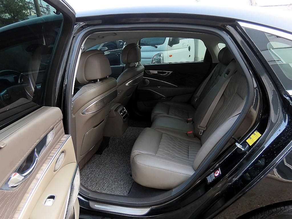 Kia K9 — photo 06