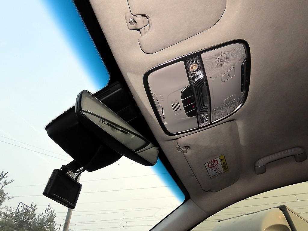 Kia K9 — photo 15
