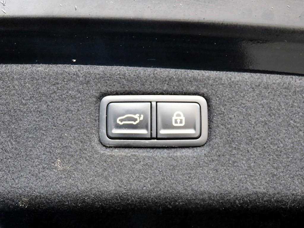 Kia K9 — photo 16