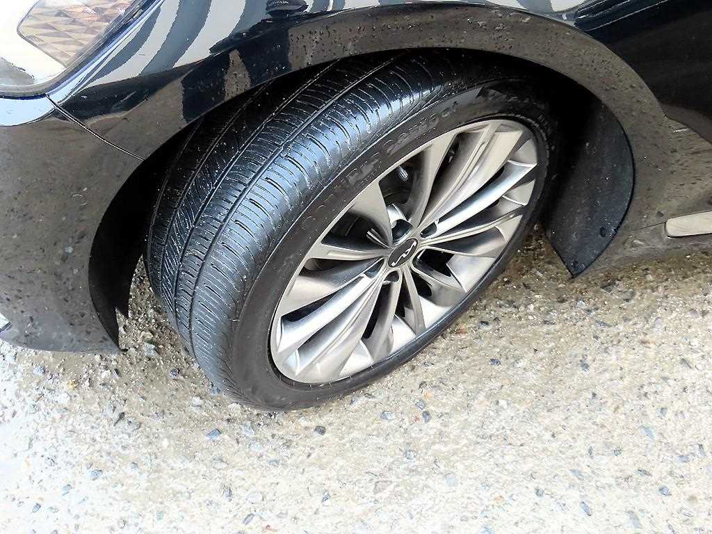 Kia K9 — photo 20