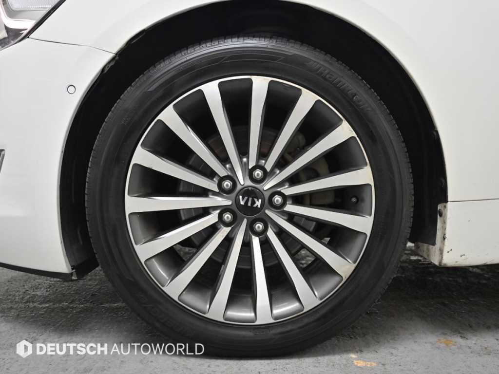 Kia K7 — photo 05