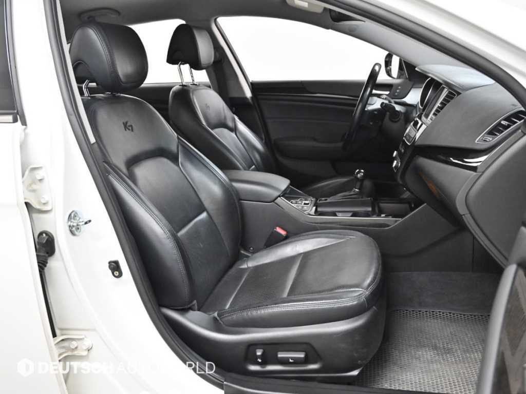 Kia K7 — photo 10
