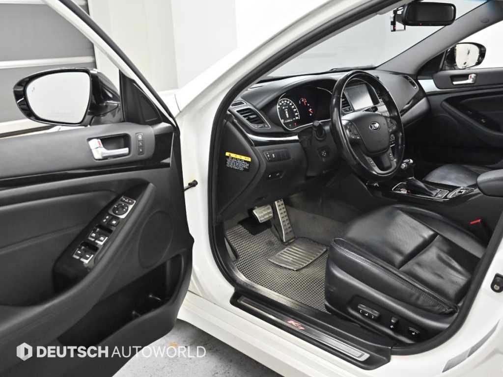 Kia K7 — photo 11