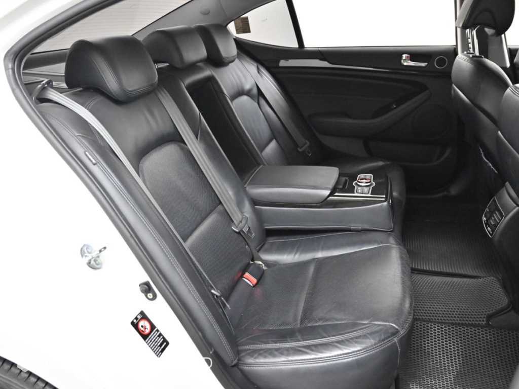 Kia K7 — photo 12