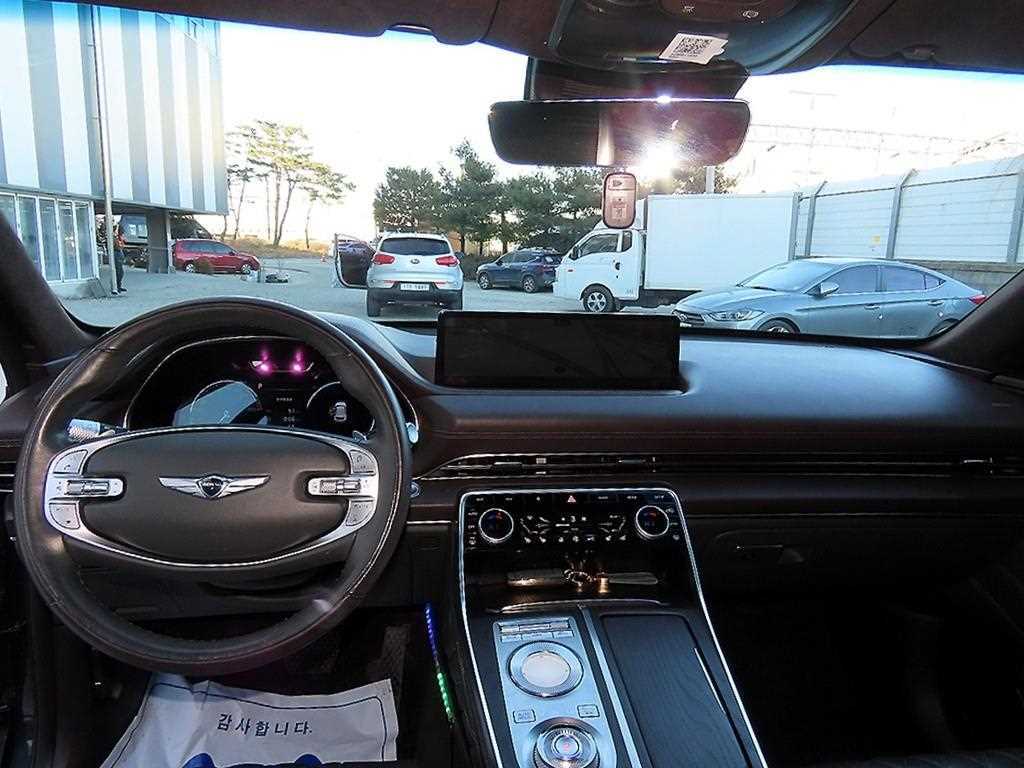 Genesis GV80 — photo 07