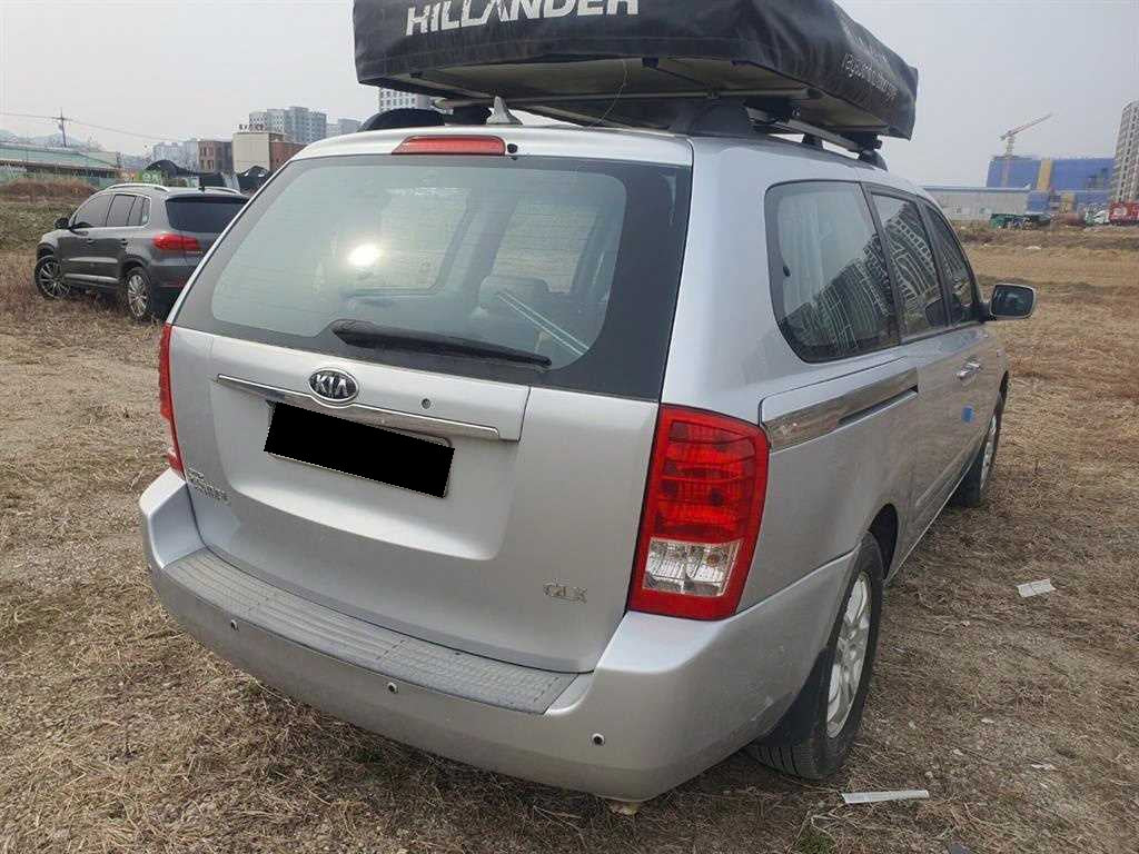 Kia Carnival — photo 03